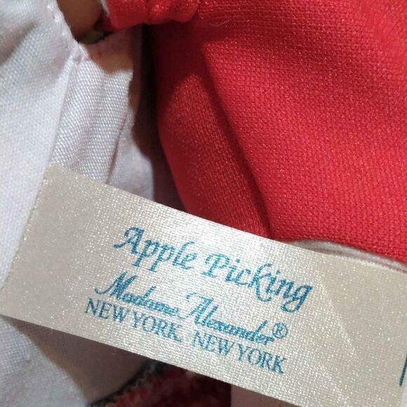 Madame Alexander doll. Apple picking - Picture 7 of 12